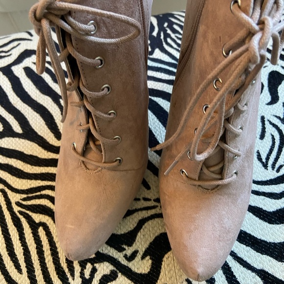 Lace Up High Heeled Booties 🍁 - Picture 6 of 8